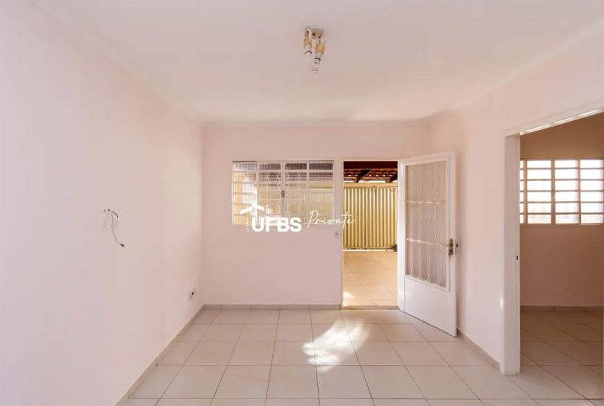 0 - Casa 3 quartos, sendo 1 suíte