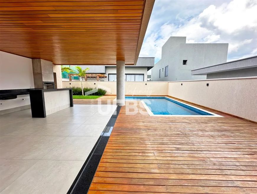 Sobrado Elegante no Portal do Sol Golf Garden