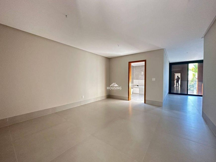 Sobrado 05 Suites em Alphaville Ipê