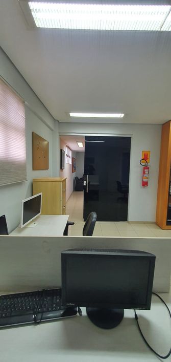 EDIFICIO JURIS CENTER Sala comercial com null Quarto(s) e 3 banheiro(s) à Venda, 99.35 por R$ 339.00