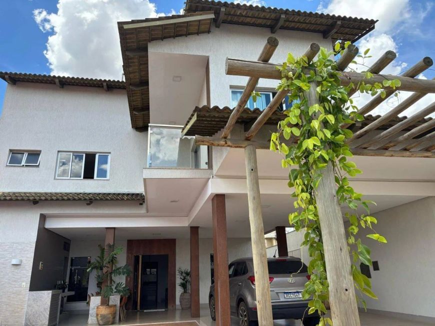 Sobrado Moderno com 4 Suítes a 300m do Lago das Rosas – Acabamento de Alto Padrão