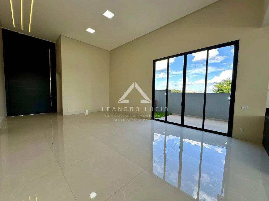 Casa à venda Portal do Sol Garden com 333 metros construídos e 565 de terreno, Residencial Goiânia
