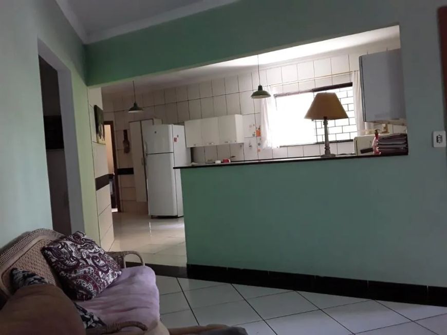CASA RESIDENCIAL - ESQUINA - NA QUADRA DA AVENIDA IPANEMA