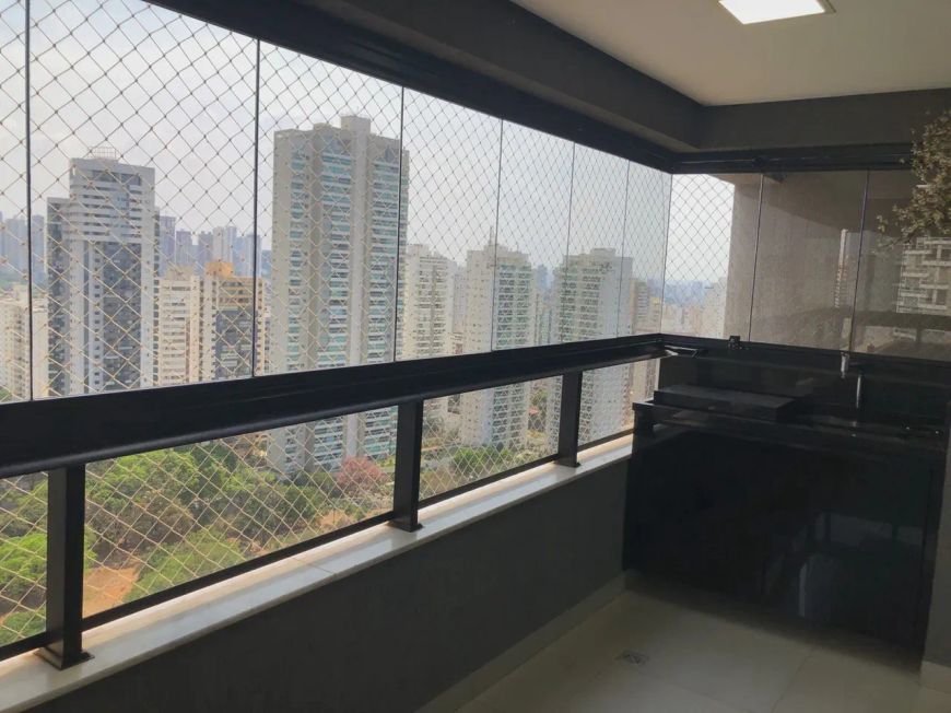 Apartamento com vista pro Parque Flamboyant, com 3 suítes + varanda gourmet