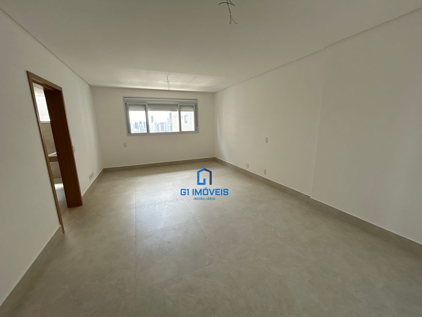 Apartamento para venda possui 228 metros quadrados com 4 quartos em Setor Marista - Goiânia - GO
