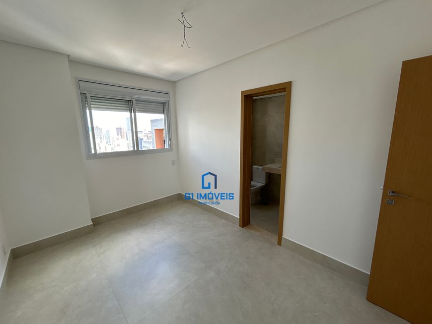 Apartamento para venda possui 228 metros quadrados com 4 quartos em Setor Marista - Goiânia - GO