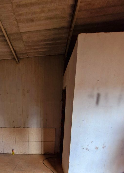 Casa Jardim do Cerra II - Ponto Comercial Casa de Rua com 2 Quarto(s) e 1 banheiro(s) à Venda, 106 p