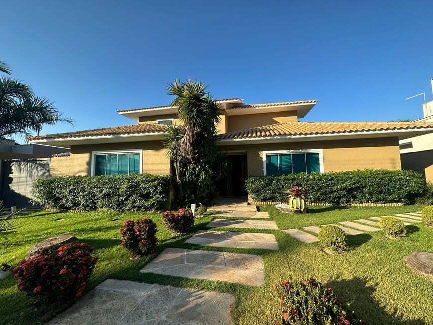 Casa de condomínio sobrado para venda possui 810 metros quadrados com 4 quartos