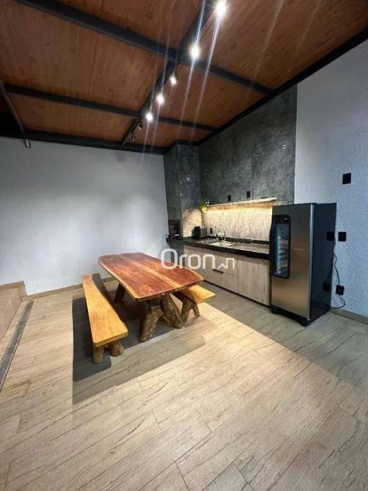 Sobrado à venda, 200 m² por R$ 800.000,00 - Parque Atheneu - Goiânia/GO