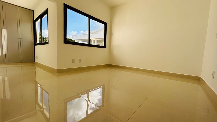 Casa de condomínio sobrado para venda com 342 metros quadrados com 4 quartos