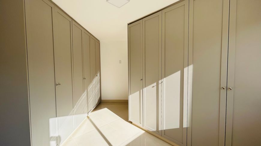 Casa de condomínio sobrado para venda com 342 metros quadrados com 4 quartos