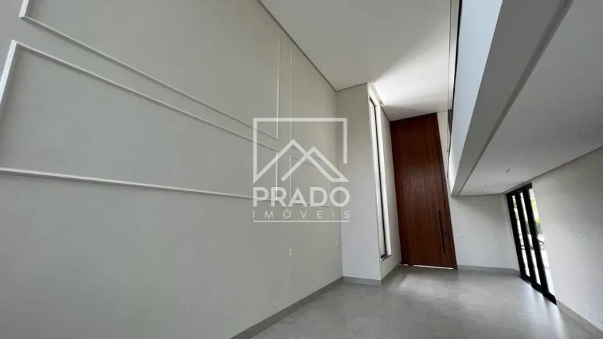 Sobrado à venda com 4 quartos, Jardins Madri, Goiânia, Goiás