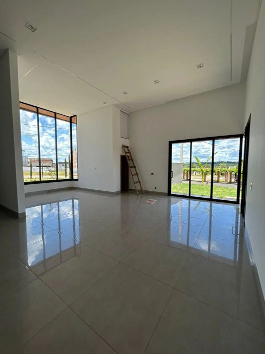 CASA TERREA DE ESQUINA NO CONDOMINIO VILLAGIO TOSCANA Casa em Condomínio com 3 Quarto(s) e 5 banheir