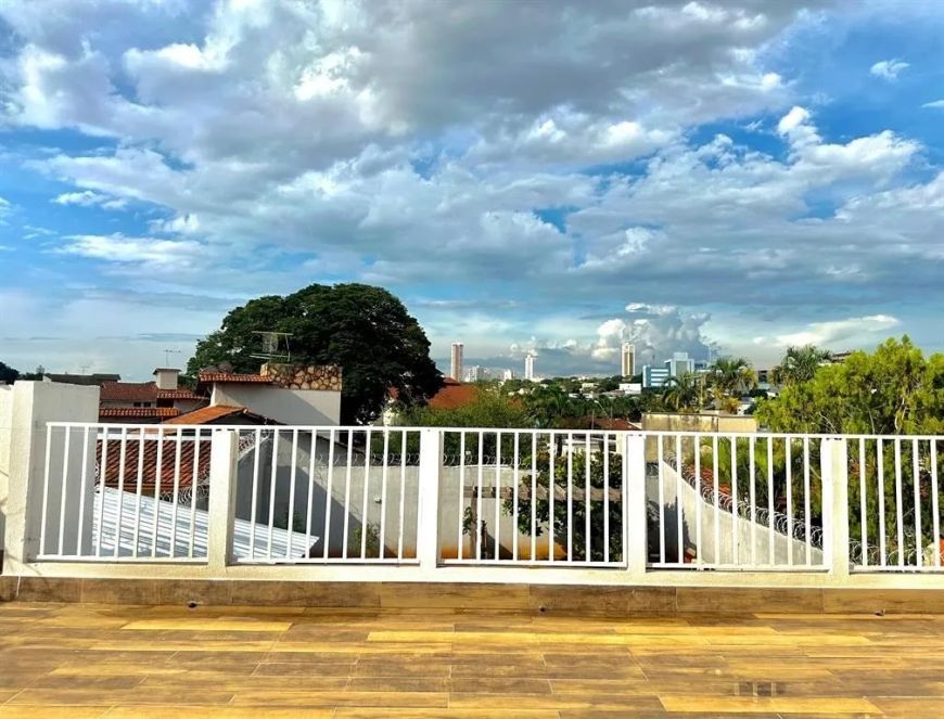 Sobrado para venda tem 202 metros quadrados com 4 quartos em Setor Sul - Goiânia - GO