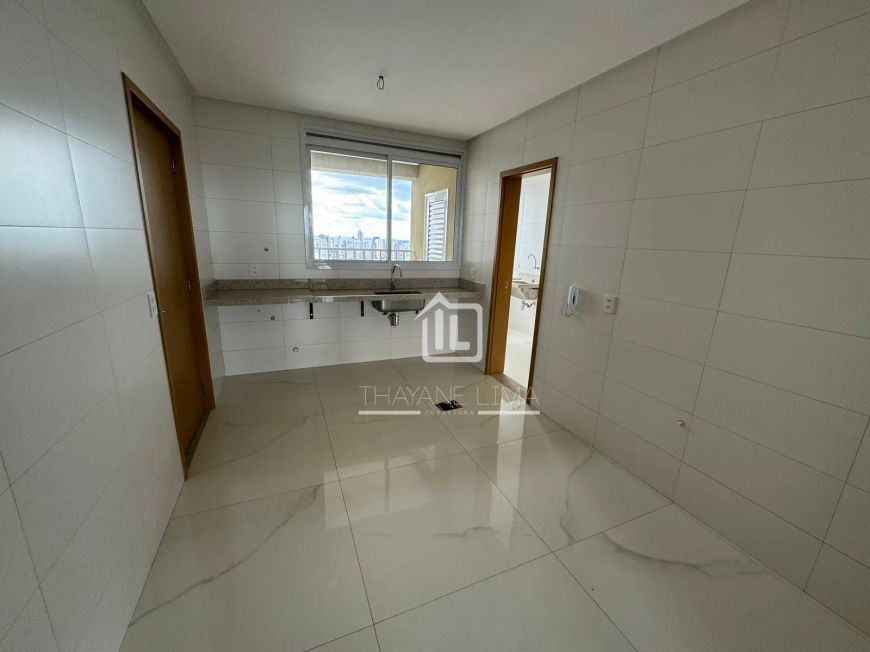 Imóvel para venda possui 227 metros quadrados com 4 quartos em Jardim Goiás - Goiânia - GO