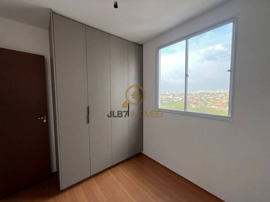 Apartamento na Avenida Milão, com Armários na Vila Luciana - Goiânia