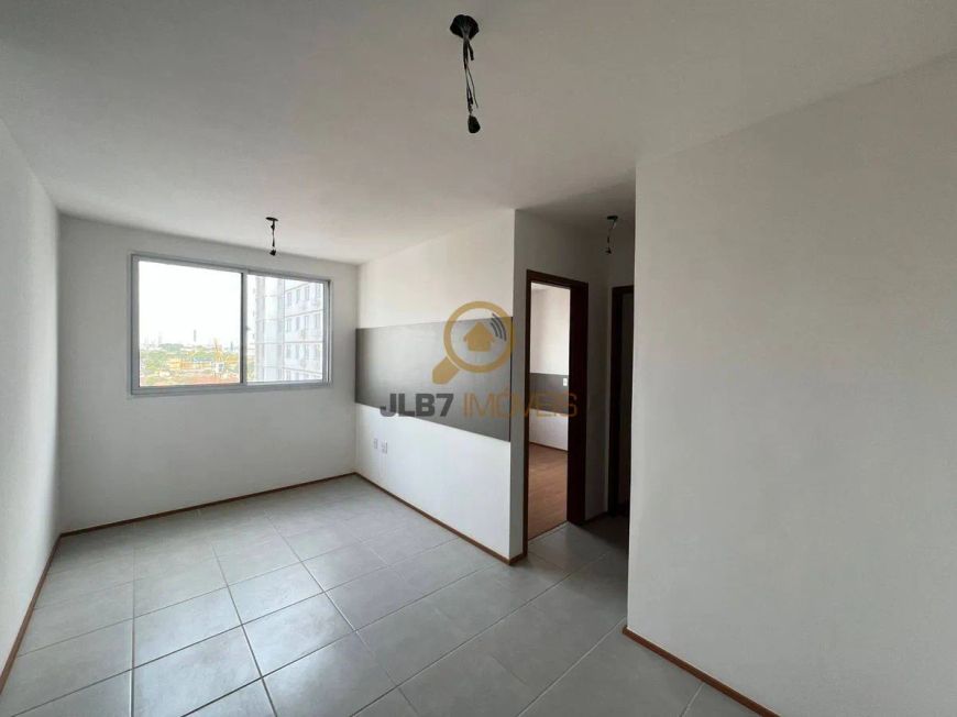 Apartamento na Avenida Milão, com Armários na Vila Luciana - Goiânia