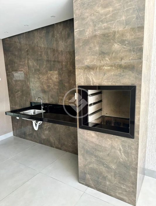Casa no Jardim Itaipú em Goiânia com 3 quartos sendo 1 suíte. codigo: 30812