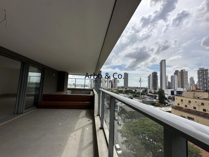 Apartamento 226 m2 no Setor Marista com piscina na varanda.