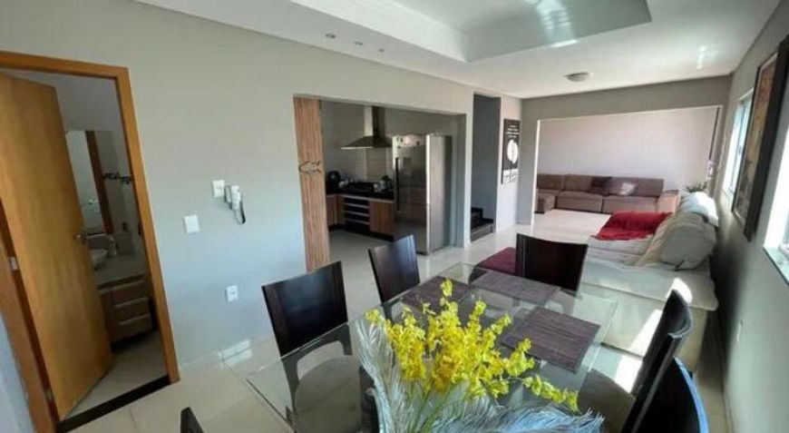 SOBRADO RESIDENCIAL MOINHO DOS VENTOS Sobrado com 3 Quarto(s) e 3 banheiro(s) à Venda, 130 por R$ 59