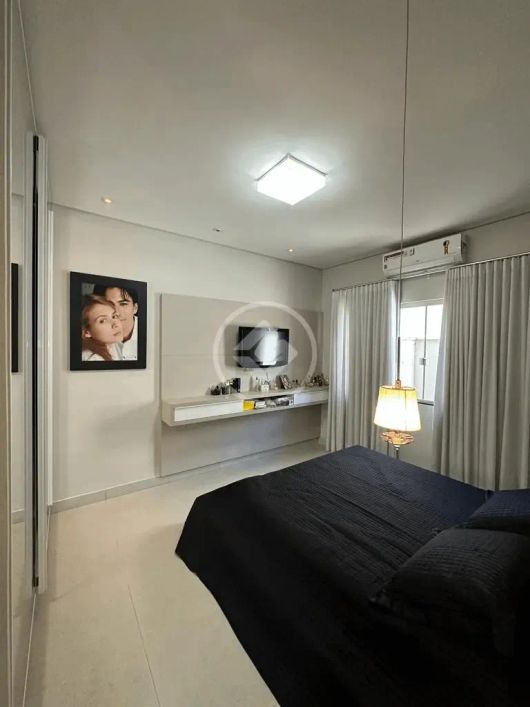 REF: OFFICE2260 casa no Condomínio do Lago, sendo 3 quarto, com 200m², Goiânia-GO. codigo: 51649