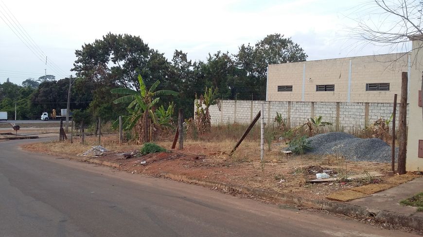 Lote na BR-060, duas frentes.