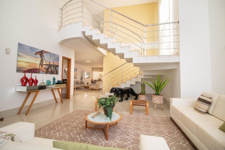 Excelente Casa para venda com 5 suítes no Condomínio Flamboyant Araguaia