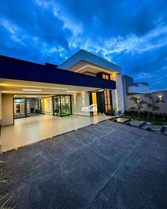 Casa com 4 suítes à venda, 238 m² por R$ 1.350.000 - Setor Três Marias - Goiânia/GO