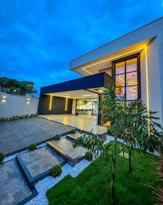 Casa com 4 suítes à venda, 238 m² por R$ 1.350.000 - Setor Três Marias - Goiânia/GO