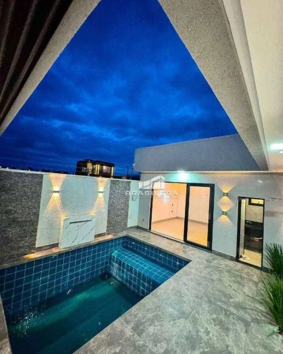 Casa com 4 suítes à venda, 238 m² por R$ 1.350.000 - Setor Três Marias - Goiânia/GO