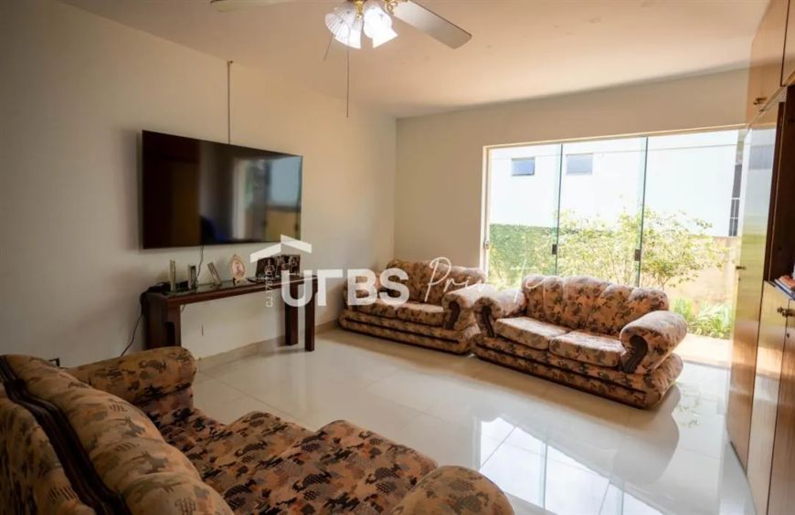 0 - Casa 3 quartos, sendo 2 suítes