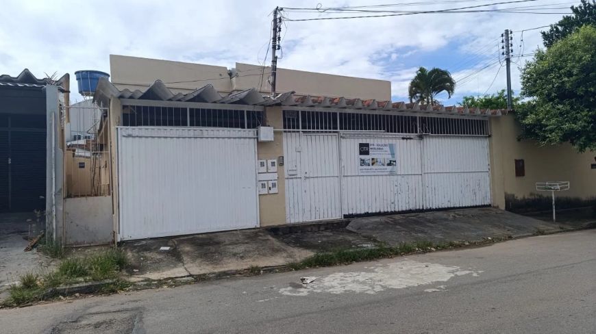 casa com barracão