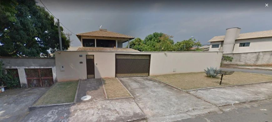Sobrado para venda com 320 metros quadrados com 4 quartos