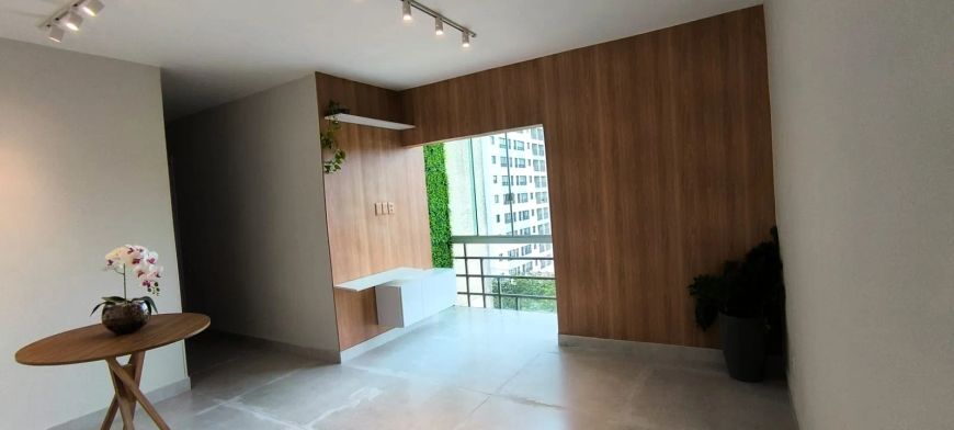 Apartamento Pque Oeste Apartamento com 3 Quarto(s) e 2 banheiro(s) à Venda, 74 por R$ 315.000 no set