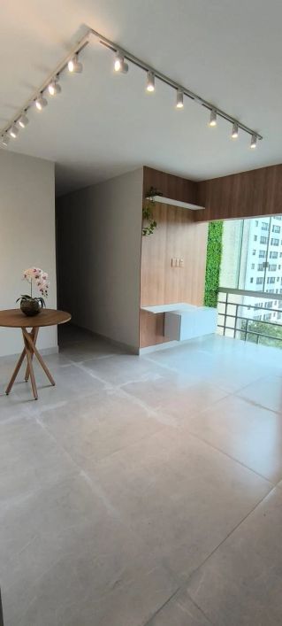 Apartamento Pque Oeste Apartamento com 3 Quarto(s) e 2 banheiro(s) à Venda, 74 por R$ 315.000 no set