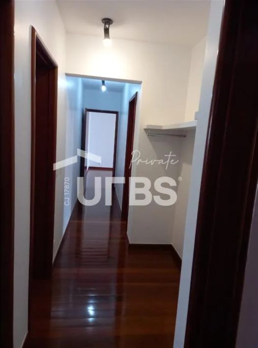 Apartamento impecável em frente à praça da T-25