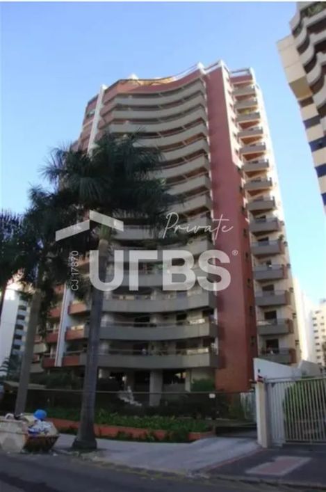 Apartamento impecável em frente à praça da T-25