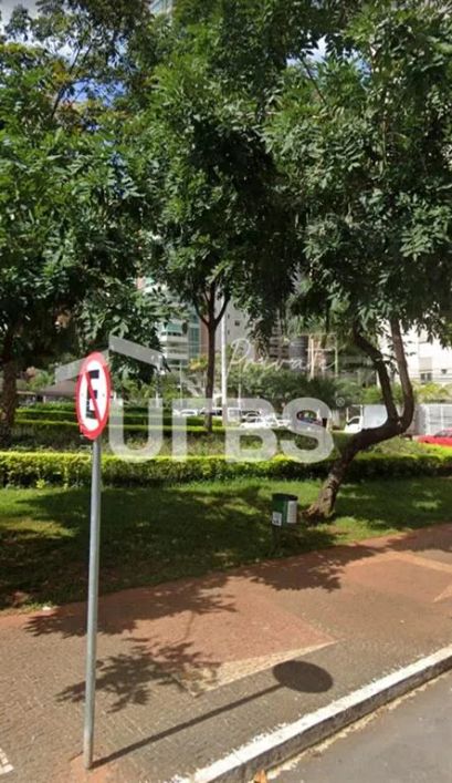 Apartamento impecável em frente à praça da T-25