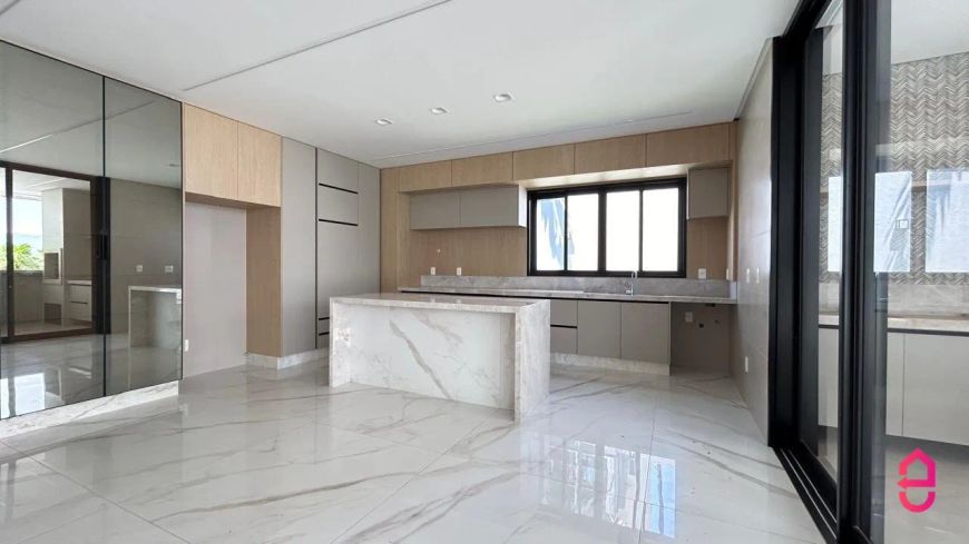 Alphaville Araguaia - 564m² (05 Suítes) em Alphaville Araguaia - Goiâna - GO