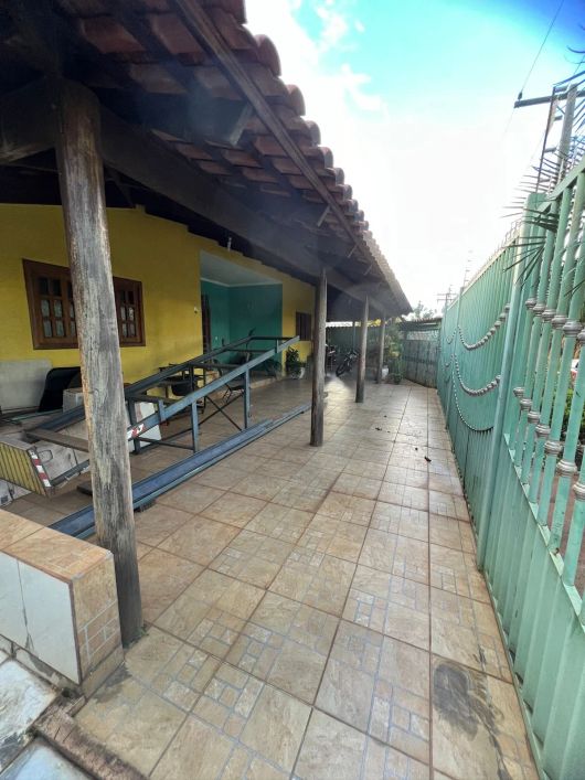 Casa Conjunto Vera Cruz 1 Residencial Junqueira Casa de Rua com 3 Quarto(s) e 4 banheiro(s) à Venda,