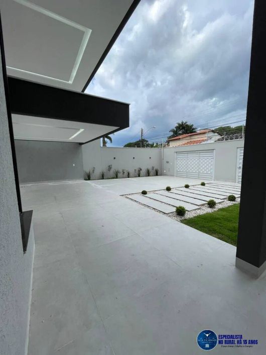 Casa com 3 suítes no Parque Anhanguera ao lado da Av. T-63