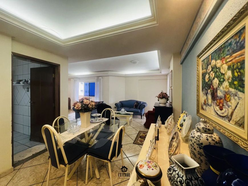Apartamento, 3/4(01Ste)+DCE, 02 vagas (individuais), 04 sacadas, acima da T 63; comple...