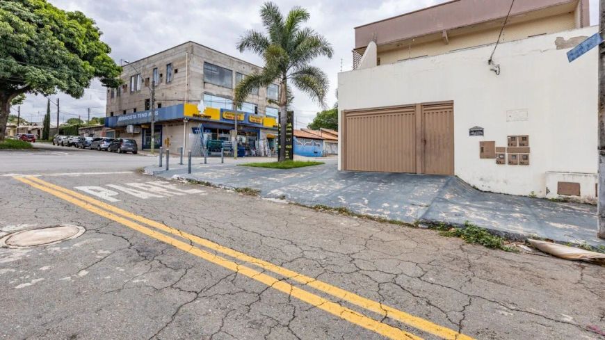 Sobrado comercial e residencial em Goiânia