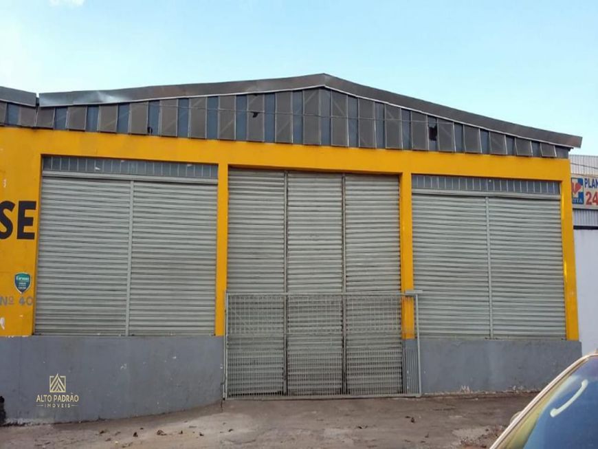 791- 2 Galpões com área total de 1.120m² , sendo 500m² de área construída em cada galpão à venda po