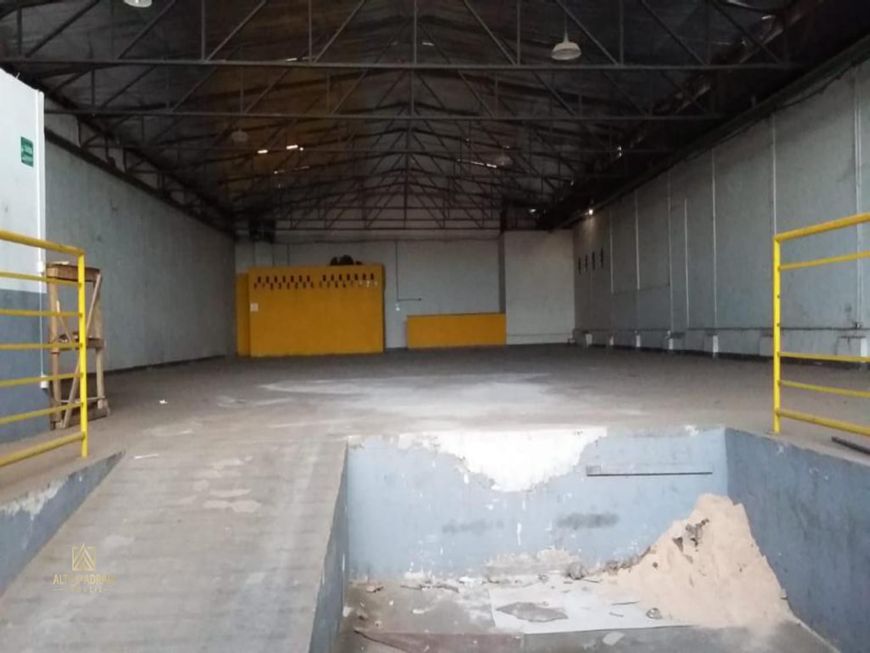 791- 2 Galpões com área total de 1.120m² , sendo 500m² de área construída em cada galpão à venda po