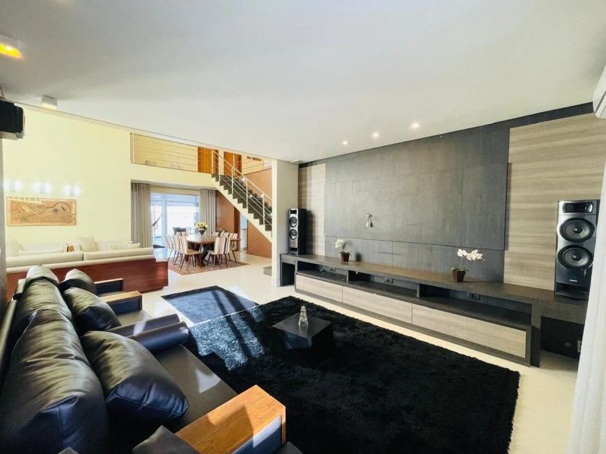 CASA 5/4 - CON.RES. ALPHAVILLE FLAMBOYANT - RUA- CANOAS QD. U6 LT. 11 - RESIDENCIAL ARAGUAIA - GOIÂN