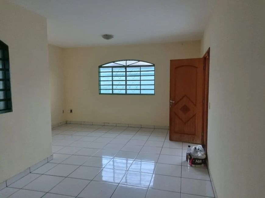 Imóvel para venda com 200 metros quadrados com 3 quartos em Parque Anhanguera - Goiânia - GO