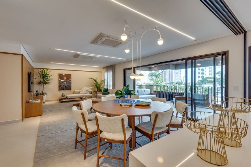Apartamento para venda possui 205 metros quadrados com 4 quartos em Setor Bueno - Goiânia - GO