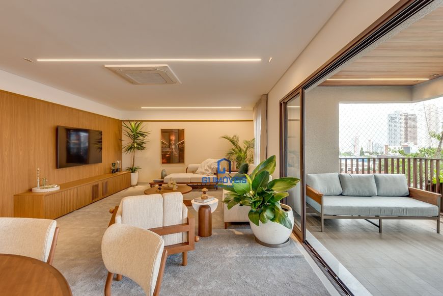 Apartamento para venda possui 205 metros quadrados com 4 quartos em Setor Bueno - Goiânia - GO