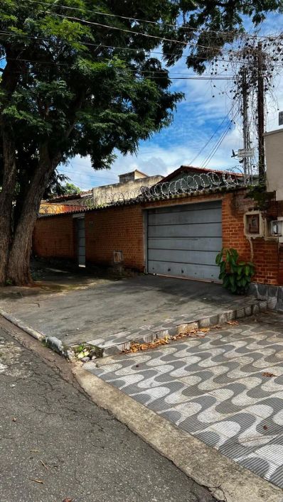 Vendo Casa com 4 Quartos e 1 Banheiro na P-36 no Setor dos Funcionários